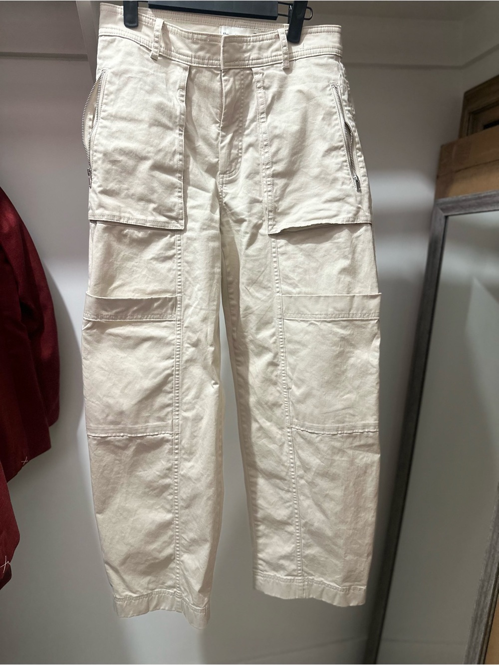 Abercrombie & Fitch Cream Cargo Cropped Pants